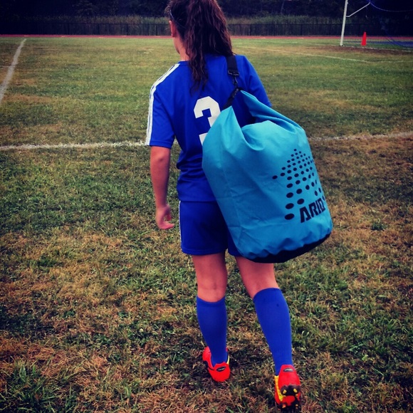 Waterproof Sports Bag - Picture 4 of 7